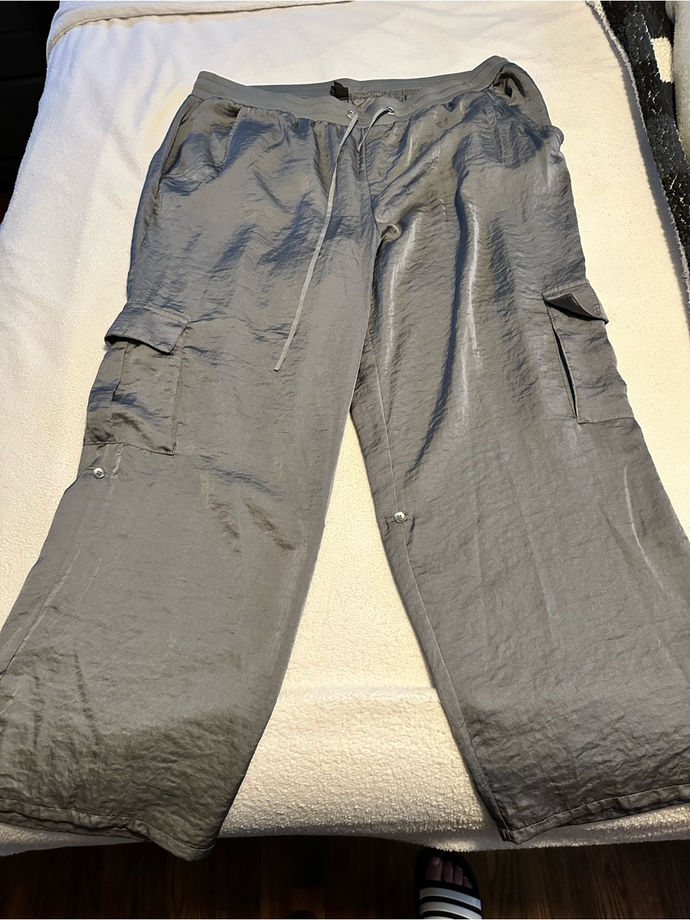 Gray Wide-Leg Cargo Pull-On Pants
